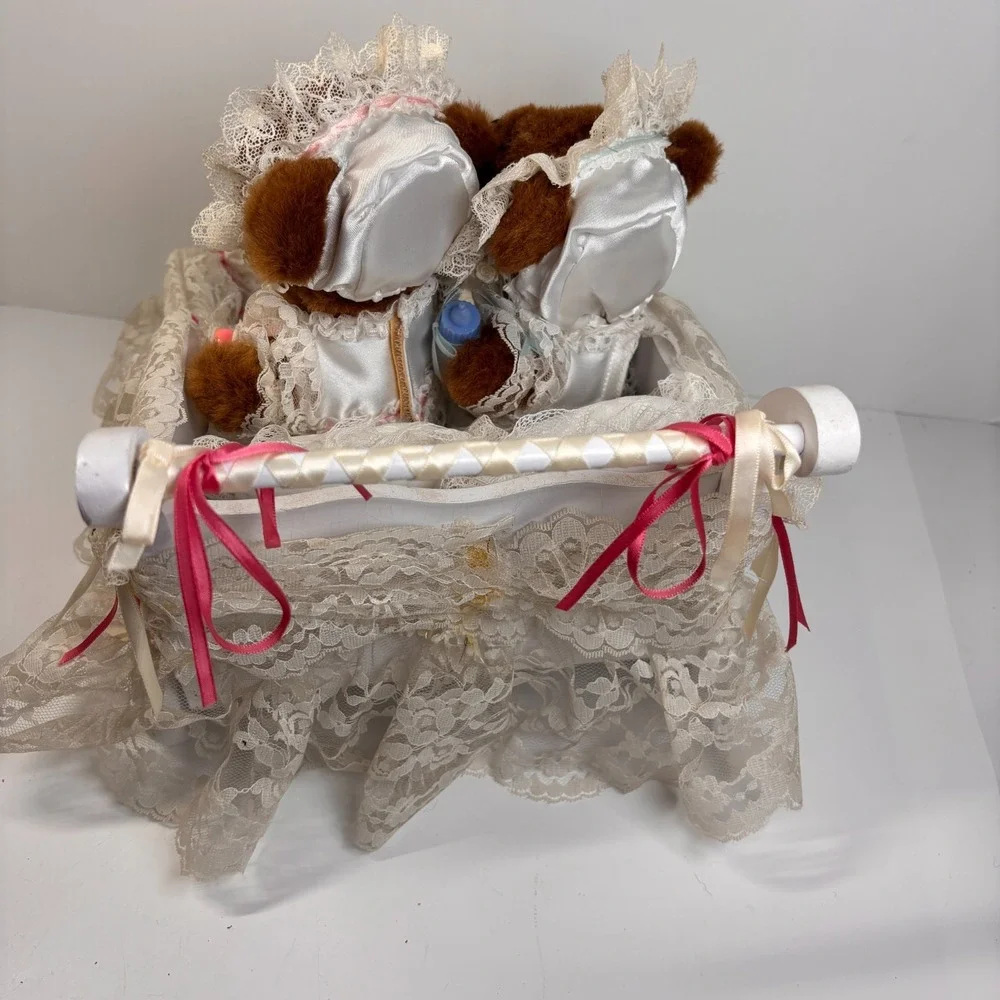 Danbury Mint Mama Bear And Her Twins 16